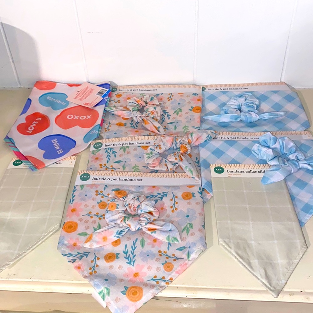 Set of 8 Pet Bandana and some come with Hair Ties.